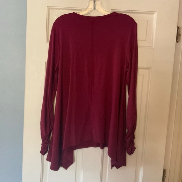Lisa Bayne Sharkbite Tunic Top Red Asymmetric Hem Ruched Gathered Sleeve Size M - Picture 5 of 7